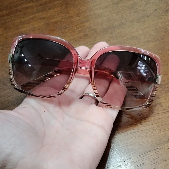 Tahari Pink Sunglasses - Picture 5 of 8